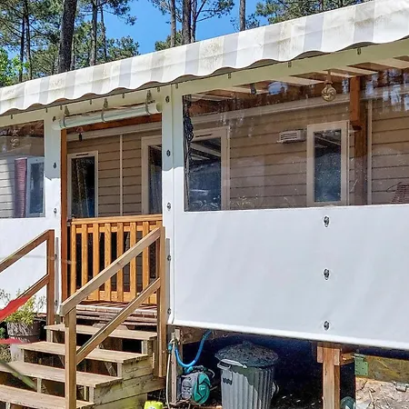 Gorgeous Stacaravan Saint-Julien-en-Born