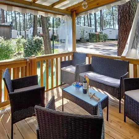 Gorgeous Stacaravan 3* Saint-Julien-en-Born