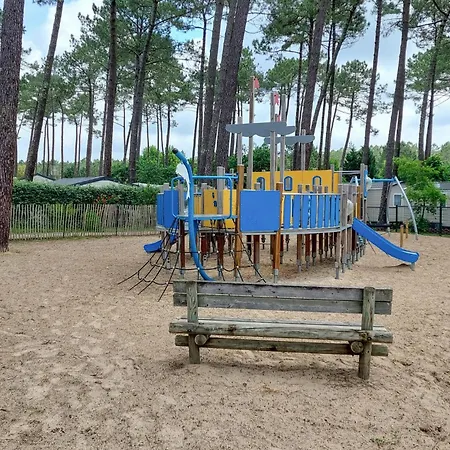 مكان تخييم Gorgeous Stacaravan