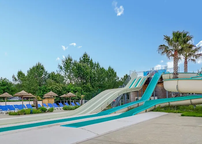 Camping Gorgeous Stacaravan Saint-Julien-en-Born